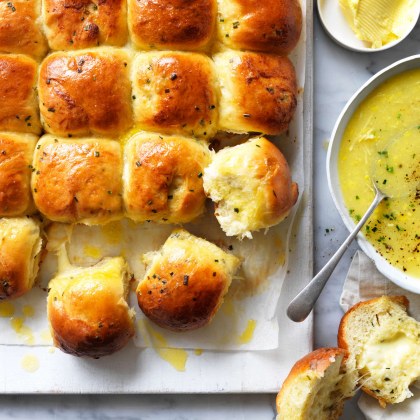 Garlic, Herb and Cheese Pull-Apart